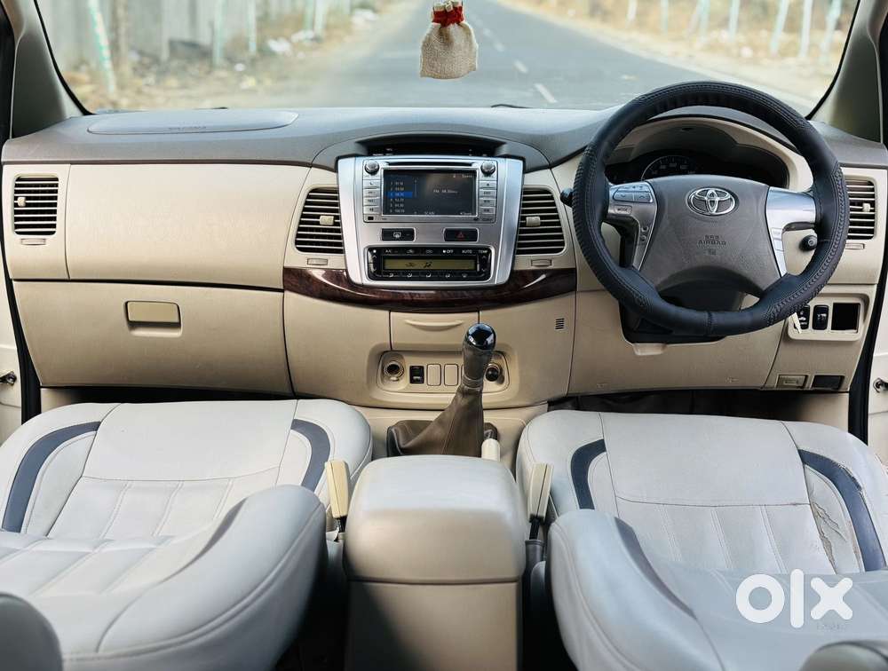 Toyota Innova 2.5 V 8 Str, 2015, Diesel
