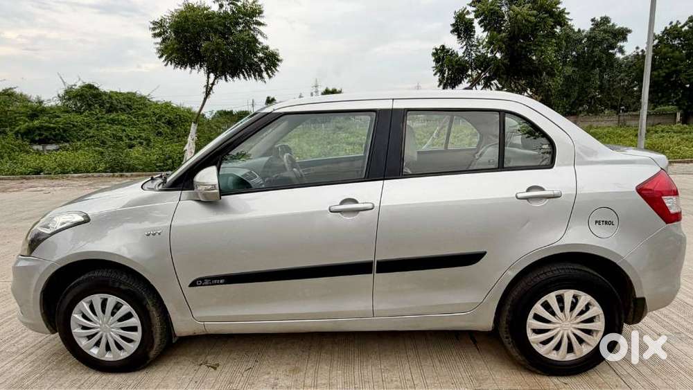 Maruti Suzuki Swift Dzire 1.2 Vxi Bsiv, 2015, Petrol