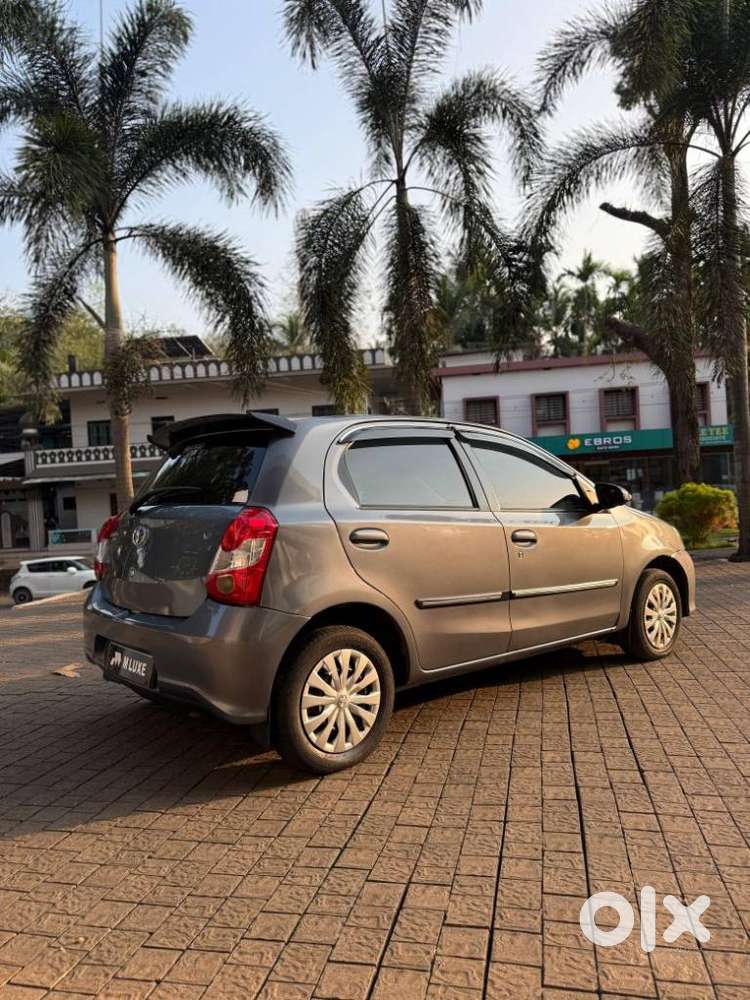 Toyota Etios Liva V Limited, 2017, Petrol
