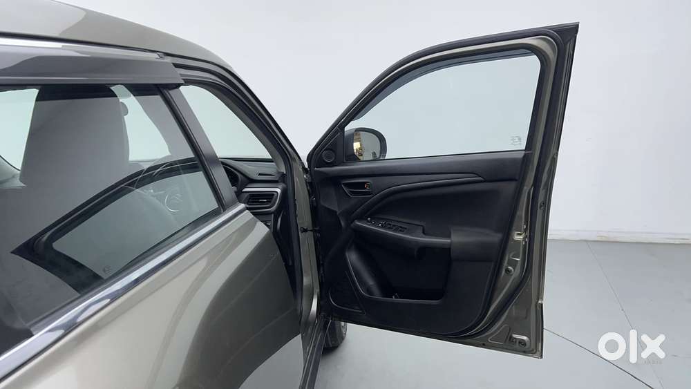 Maruti Suzuki Brezza Vxi At, 2024, Petrol