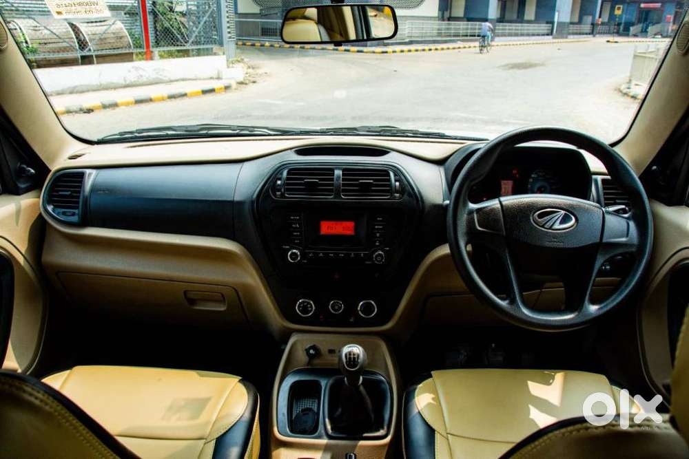 Mahindra Tuv 300 T6 Plus, 2020, Petrol