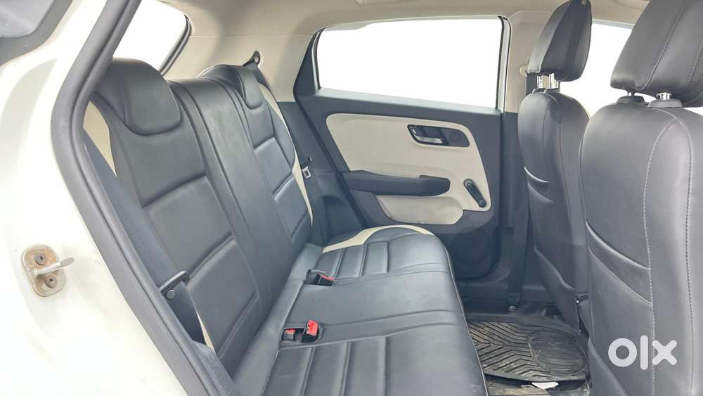 Tata Altroz 1.2 Xe Plus Petrol, 2022, Petrol