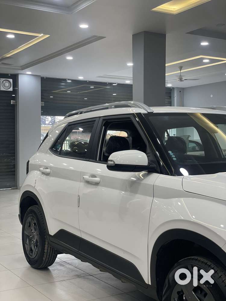 Hyundai Venue S (o) 1.2 Petrol Knight Edition, 2024, Petrol