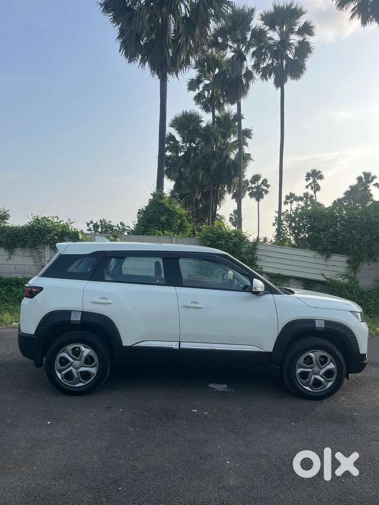 Maruti Suzuki Brezza 1.5 Vxi At Smart Hybrid, 2025, Petrol