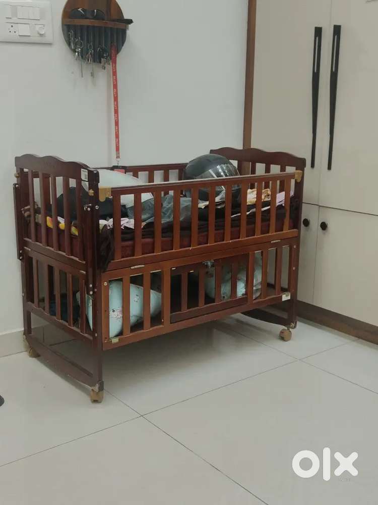 Baby cradle from babyhugg good condition like new not used much