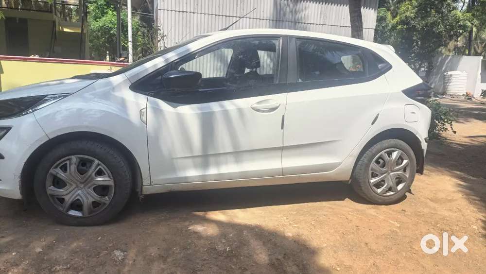 White Colour Car With Full Company Service Record