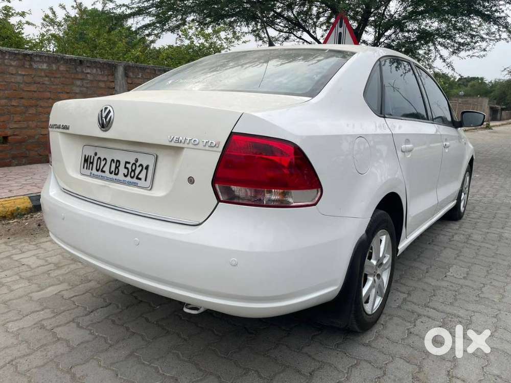 Volkswagen Vento 2010-2013 Petrol Highline, 2011, Petrol