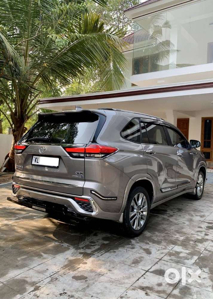 Toyota Innova Hycross 2.0 Vx Hybrid 8 Str, 2023, Petrol