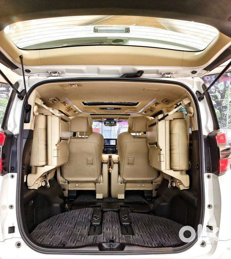 Toyota Vellfire Vip – Executive Lounge, 2022, Petrol