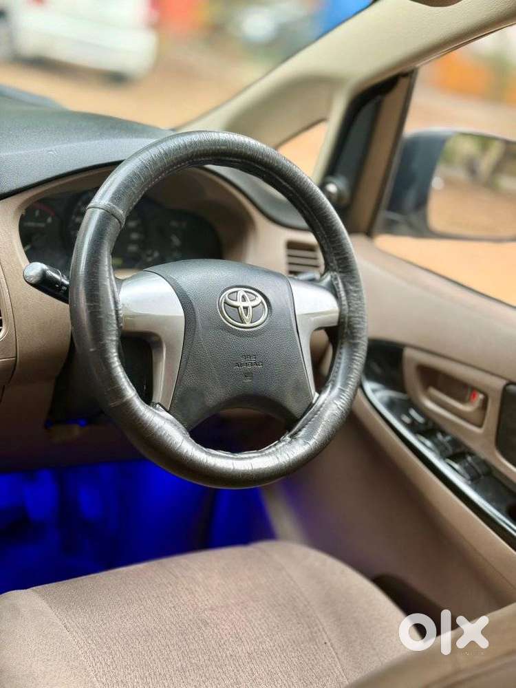 Toyota Innova 2.5 G (diesel) 7 Seater Bs Iv, 2015, Diesel