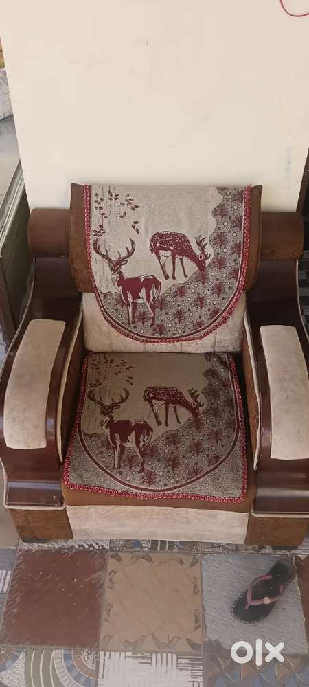 5 seater sofa in good condition urgent sell