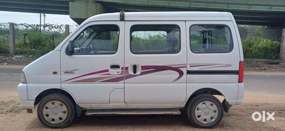 Maruti Suzuki Versa Dx2 8-seater Bsiii Twin A/c, 2004, Petrol