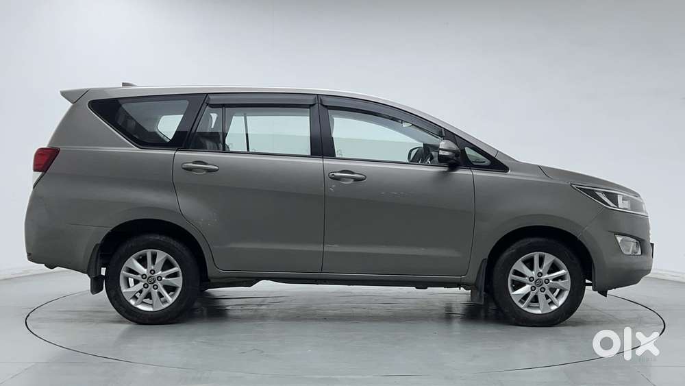 Toyota Innova Crysta 2.4 G Mt 8s, 2016, Diesel