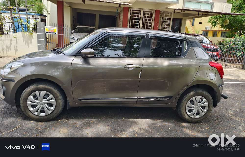 Maruti Suzuki Swift Vxi + Manual, 2024, Petrol