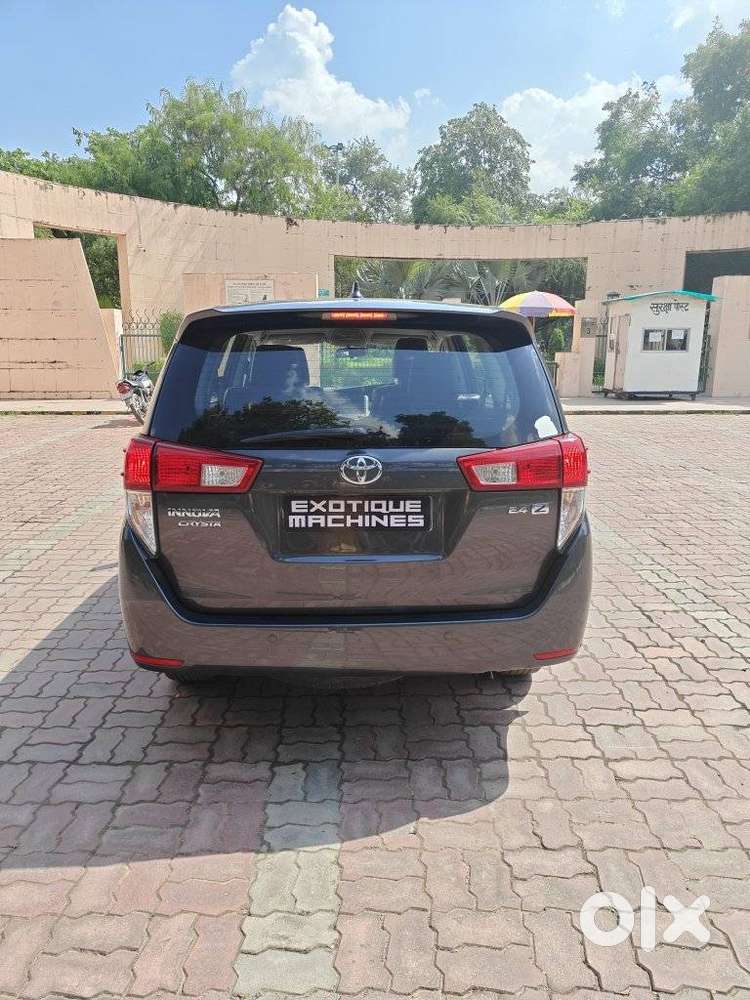 Toyota Innova Crysta