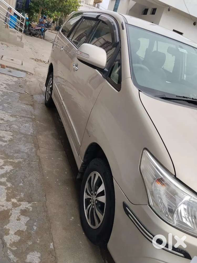 Toyota Innova Diesel 7 Str 2015