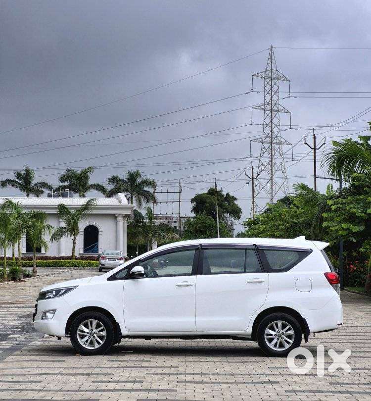 Toyota Innova Crysta 2.4 G Mt, 2016, Diesel