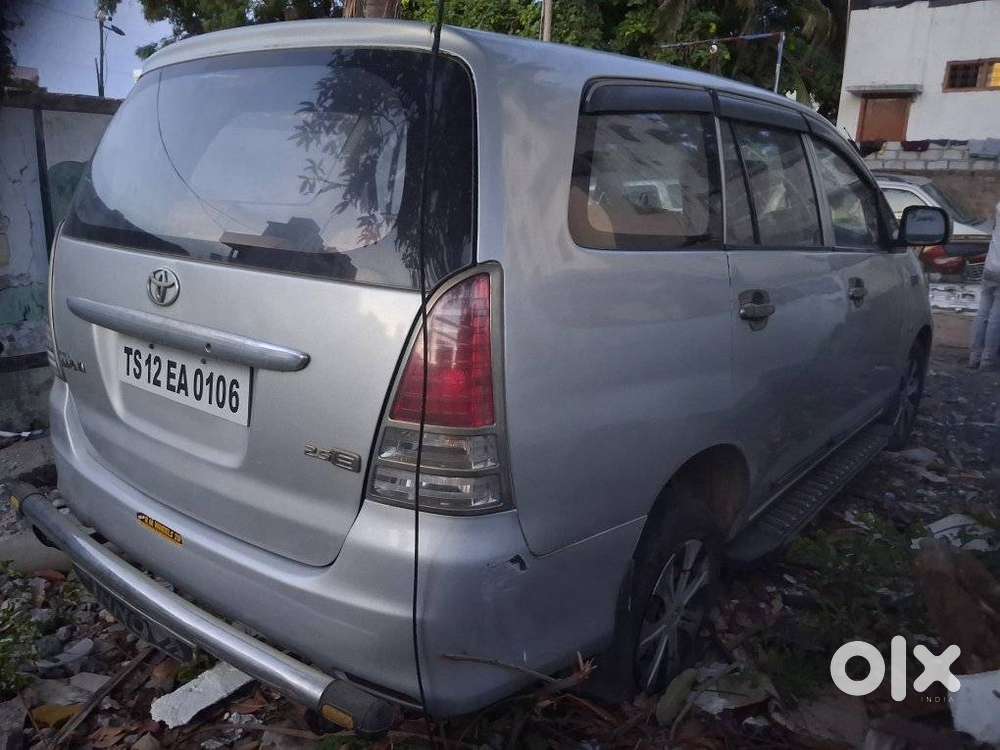 Toyota Innova 2.5 E Diesel Ms 7-seater, 2012, Diesel