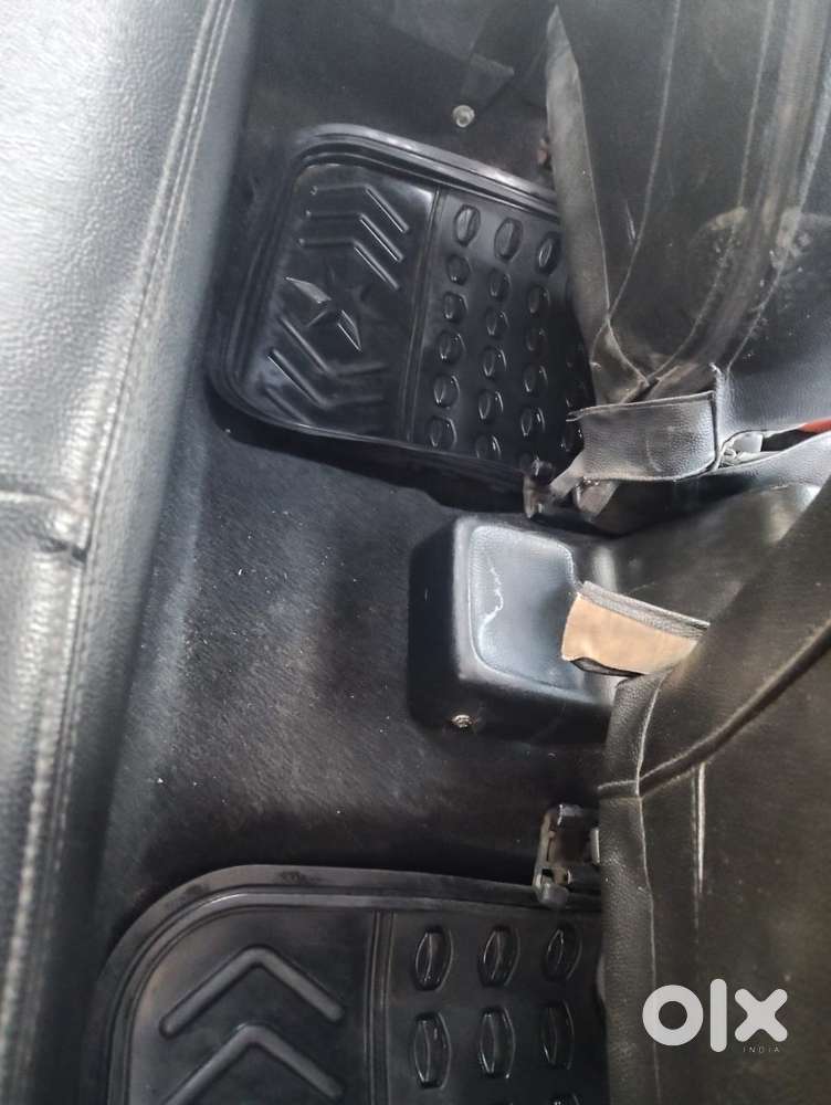 Maruti Suzuki Swift Lxi Optional-o, 2017, Petrol