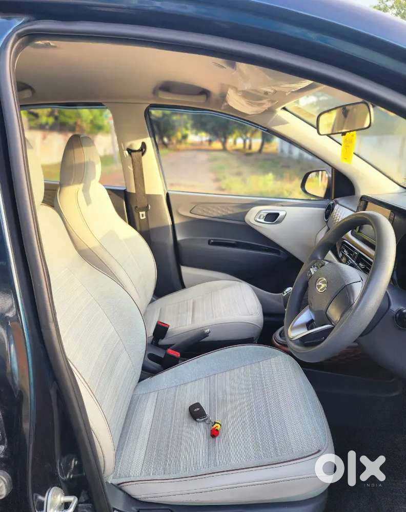 Hyundai Aura Petrol 2022 Company Service Record