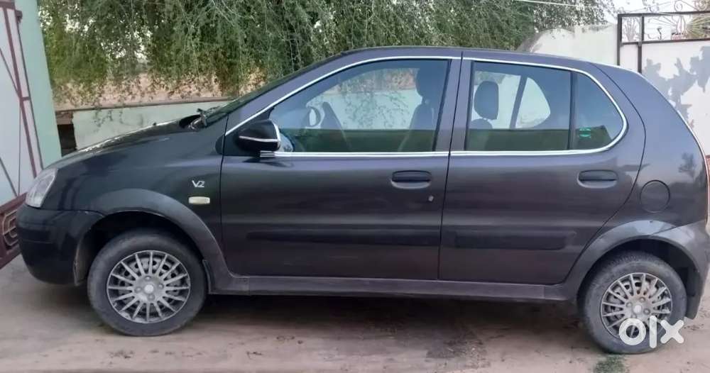 कार की कंडीशन बहुत अच्छी है ओर ट्रांसफर के कारण बेच रहे हैं।