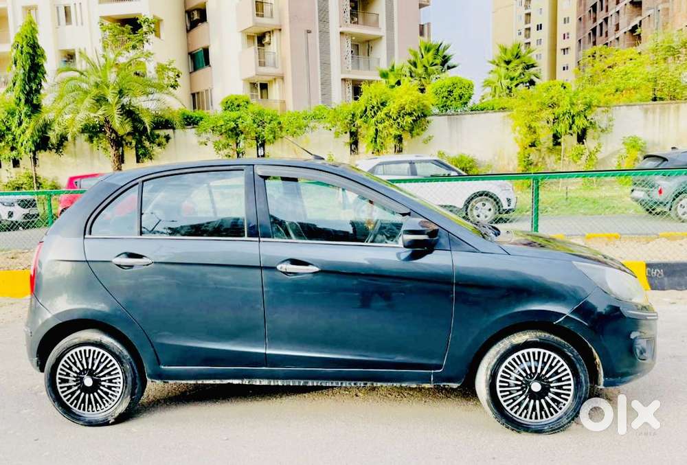Tata Bolt Revotron Xt, 2016, Petrol