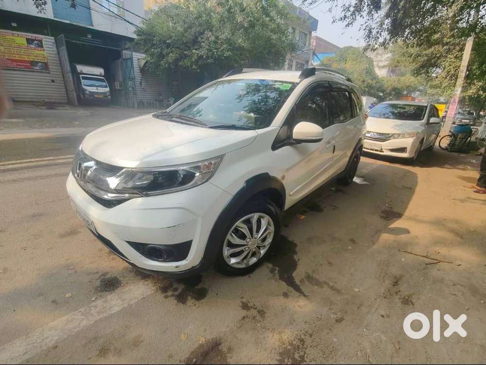 Well Maintained Honda Brv Petrol/cng Car 7 Seater