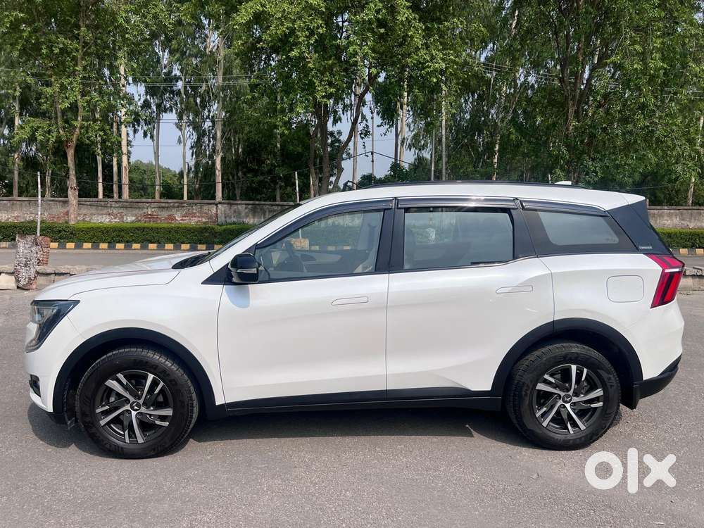 Mahindra Xuv700 2.2 Ax 5 Diesel At Str, 2022, Diesel