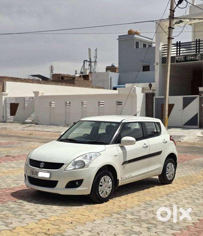 Maruti Suzuki Swift Vxi 1.2 Abs Bs-iv, 2013, Petrol