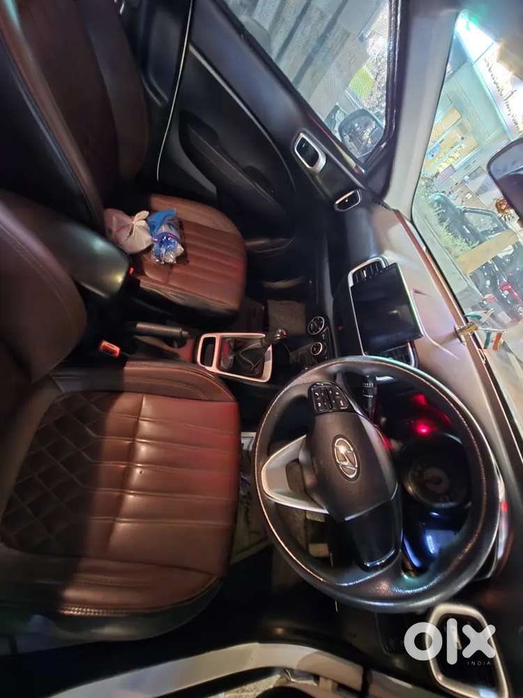 Well Maintained Venue S Petrol + Cng White Colour For Sale