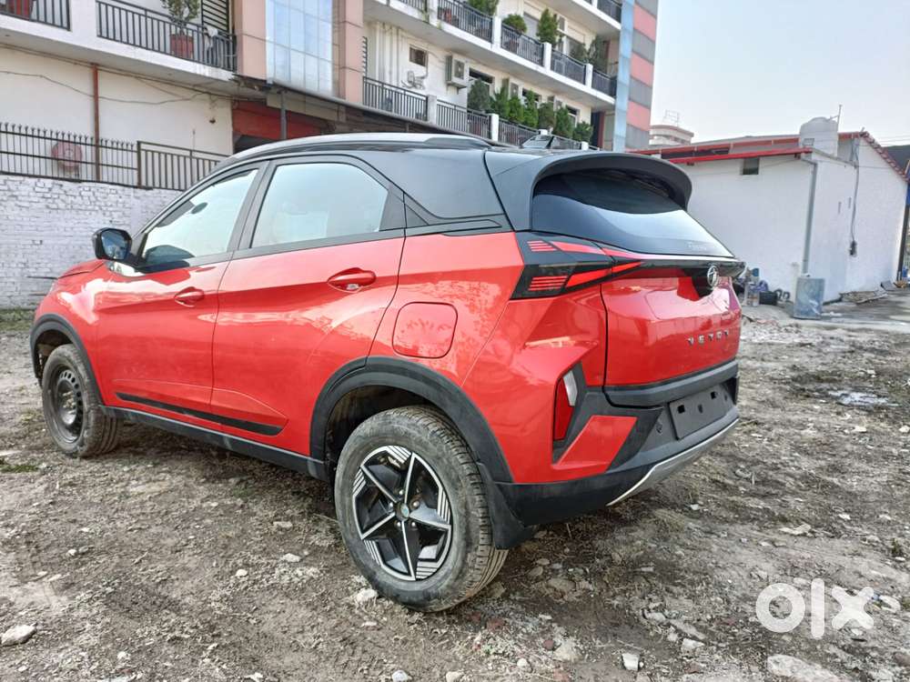 Tata Nexon, 2023, Petrol