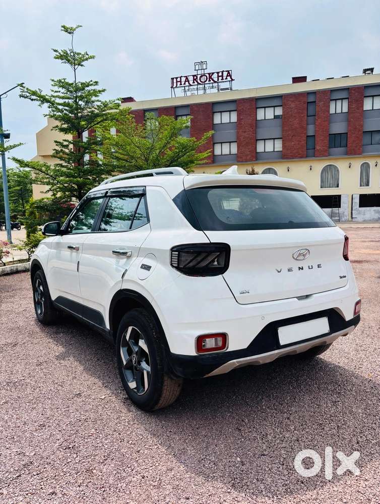 Hyundai Venue 2019 Petrol Well Maintained
