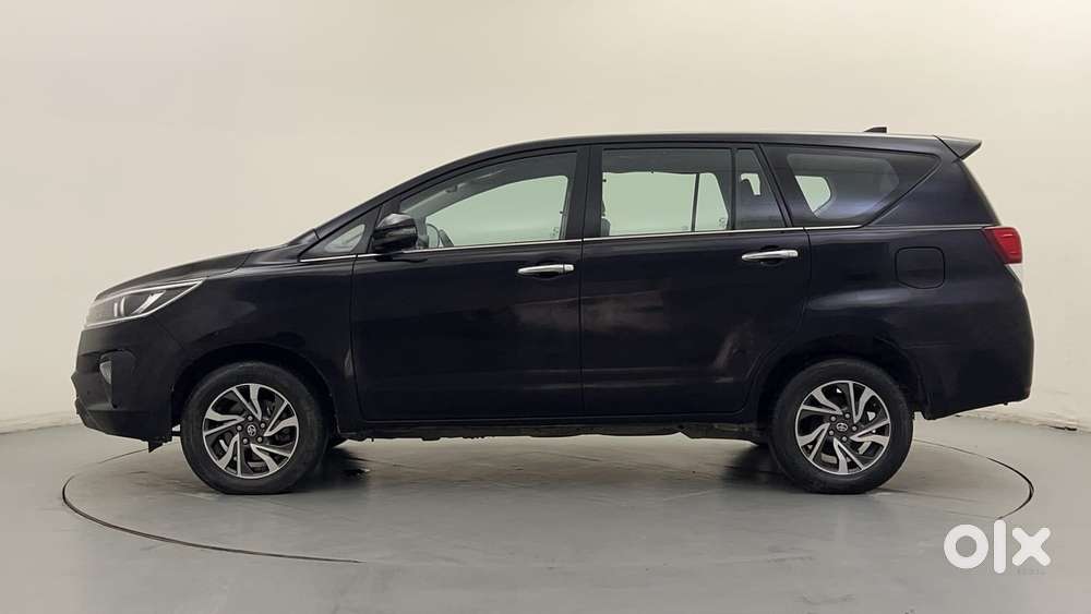 Toyota Innova Crysta [2020-ongoing] 2.4 Vx 8 Str, 2022, Diesel