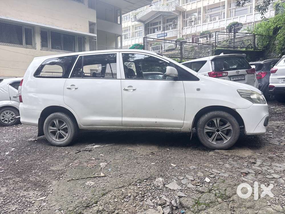 Toyota Innova 2015 Car