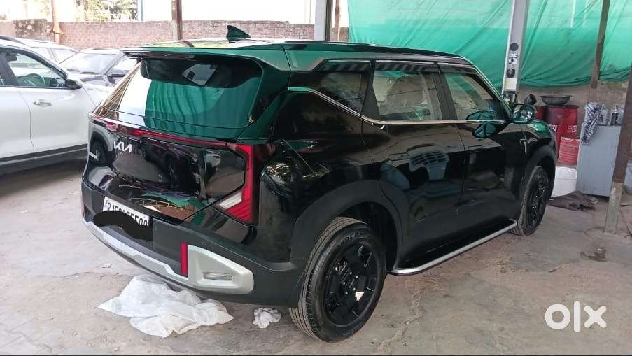 Kia New Seltos Petrol With Accesories Worth 50000