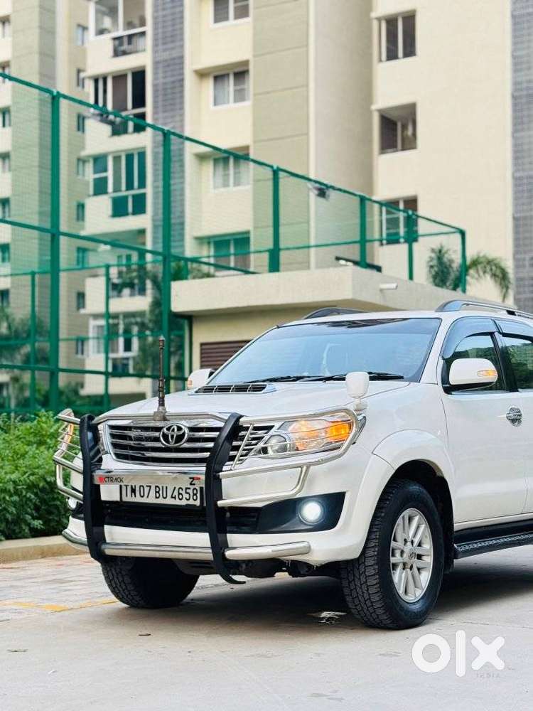 Toyota Fortuner 4x2 Manual, 2013, Diesel