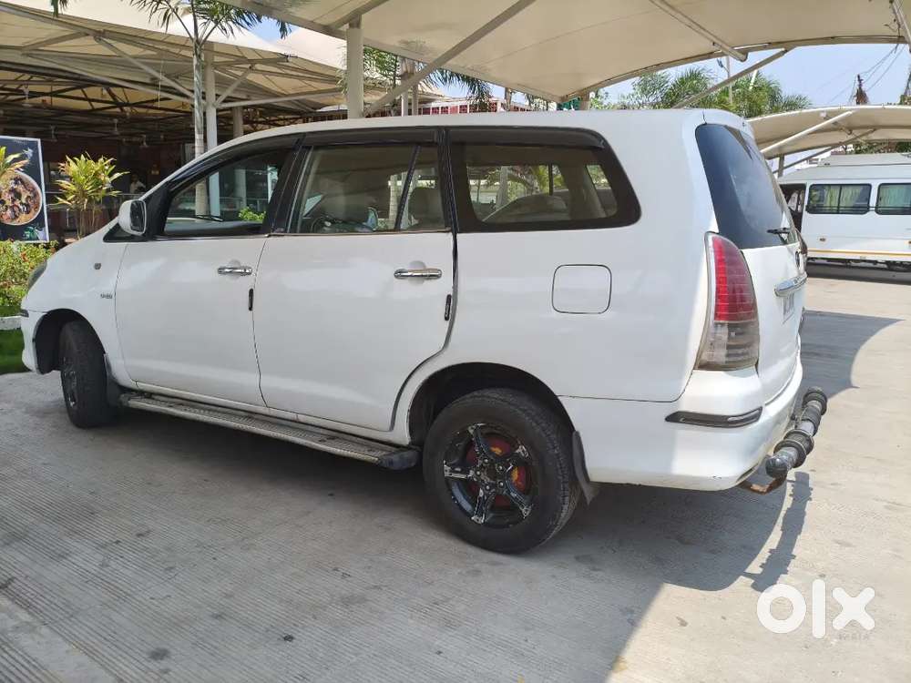 Toyota Innova 2.5 G,diesel,8 Seater,ac,power Windows  Insurance Valid