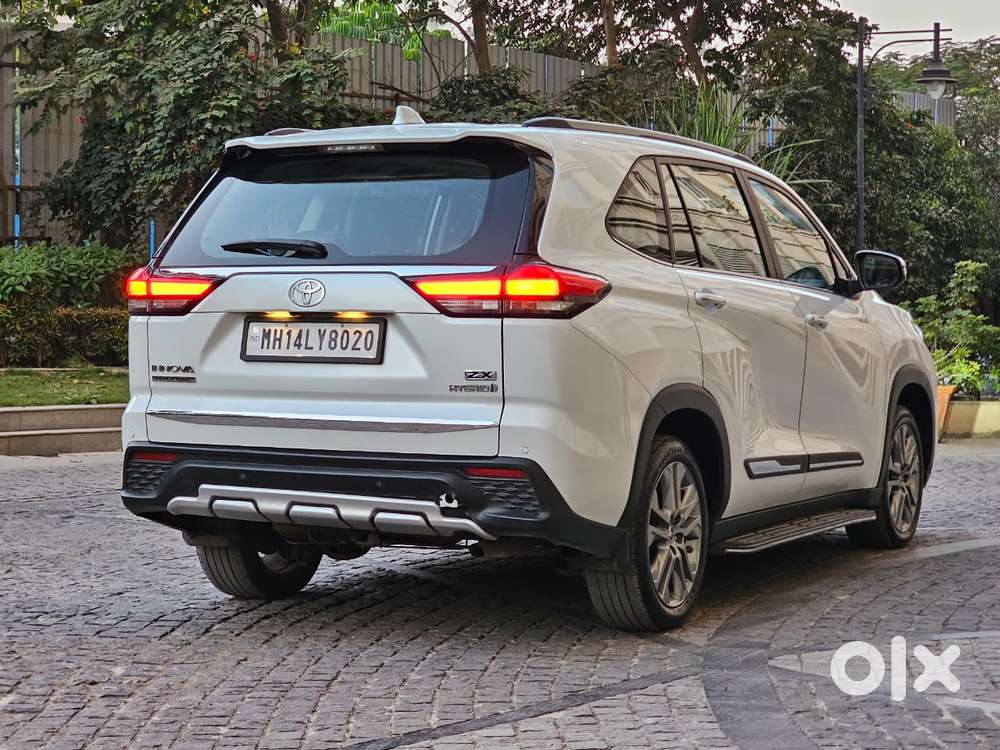 Toyota Innova Hycross 2.0 Zx (o) Hybrid 7 Str, 2024, Petrol