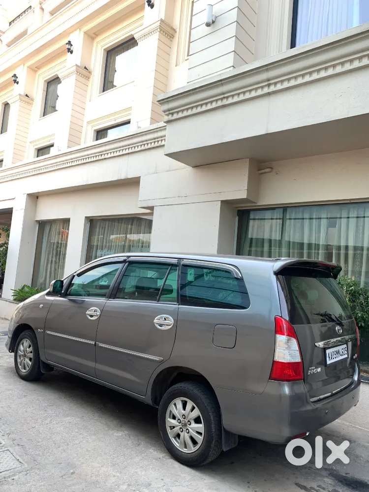 Toyota Innova V Showroom Condition