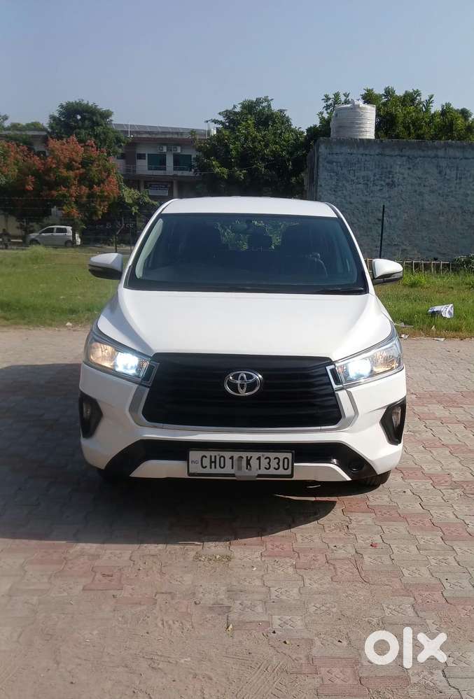 Toyota Innova Crysta [2020-ongoing] 2.7 Gx At 8 Str, 2022, Diesel
