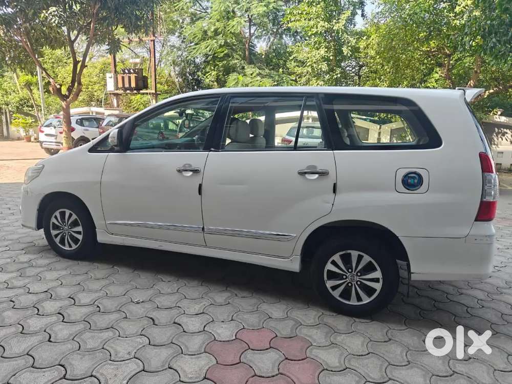 Toyota Innova 2.5 Vx 2015 Top Condition