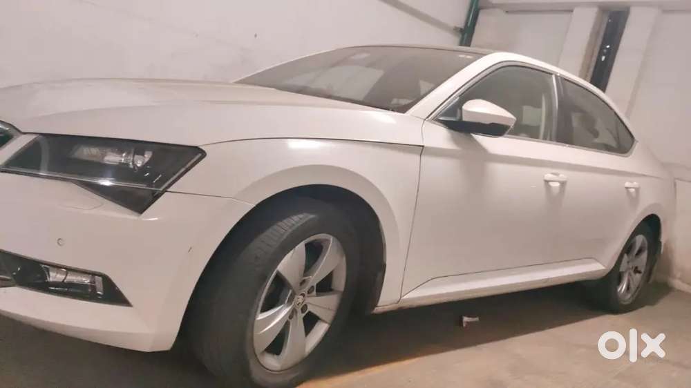 Skoda Superb 2017 Petrol Well Maintained