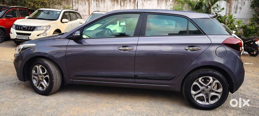 Hyundai I20 Asta (o) 1.2 Ivt Dual Tone, 2020