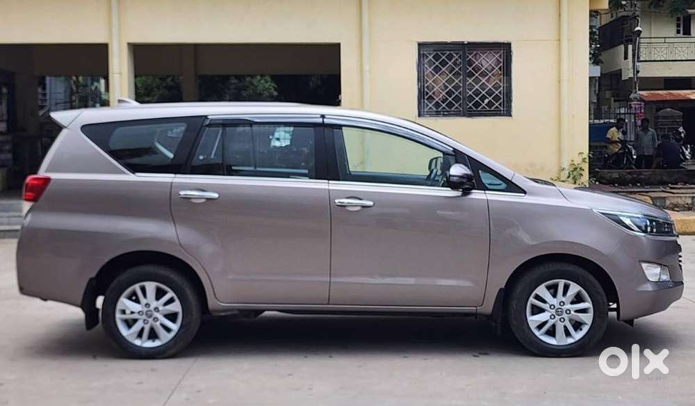 Toyota Innova Crysta 2.4 V 7 Str, 2017, Diesel