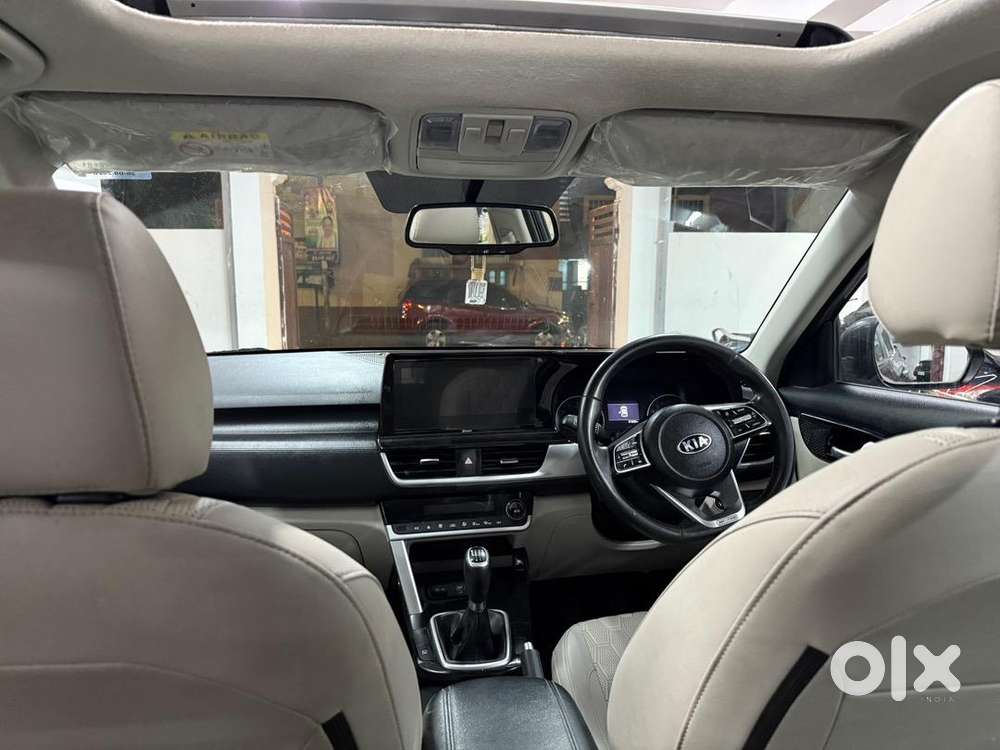 Kia Seltos 2020 Sunroof Variant Petrol Well Maintained