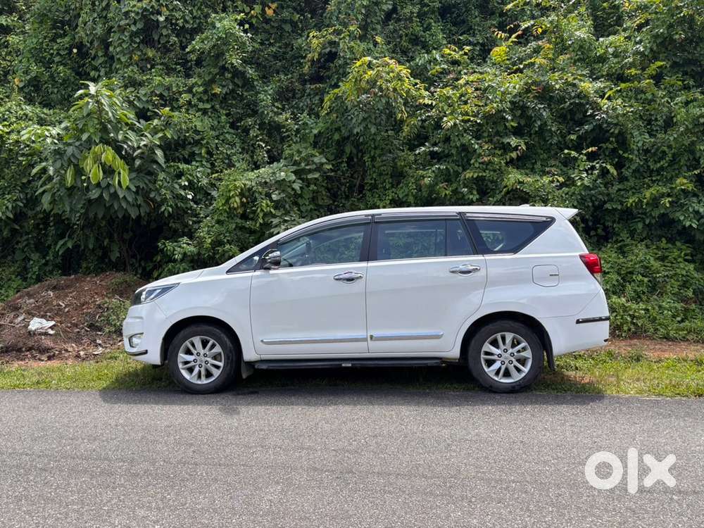Toyota Innova Crysta 2023 Diesel 127171 Km Driven