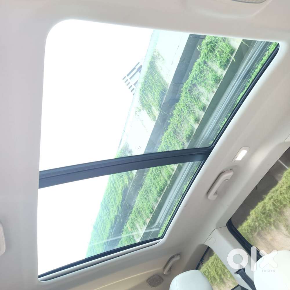 Mahindra Xuv700 Ax7l 6 Str At, 2025, Diesel