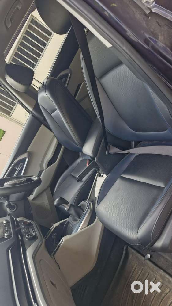 Kia Carens Petrol 2024