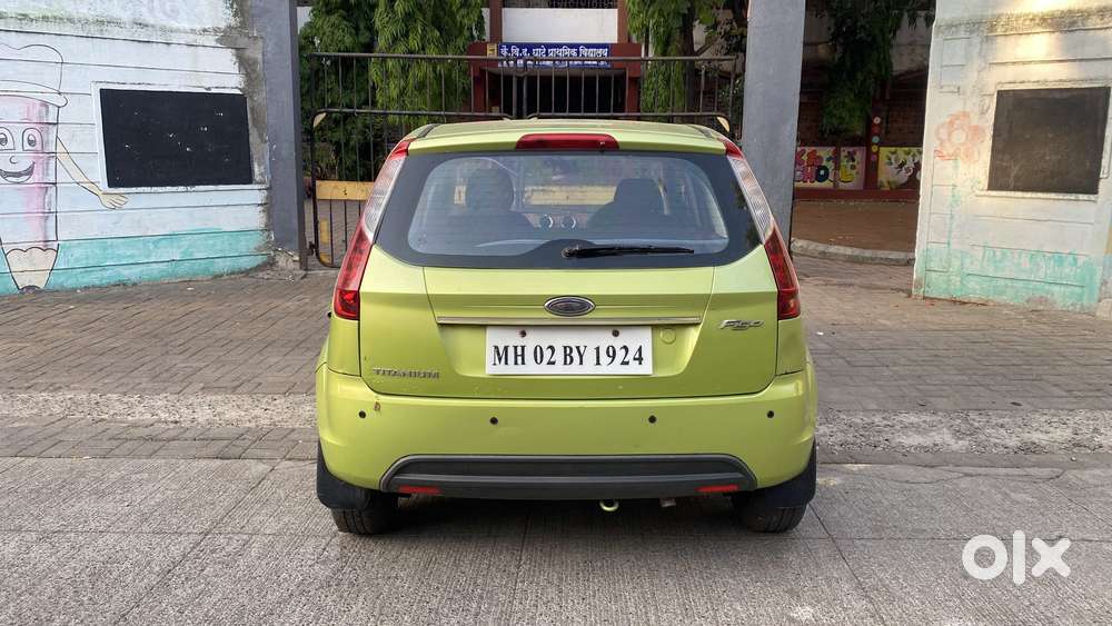 Ford Figo 2010-2012 Petrol Titanium, 2010, Petrol