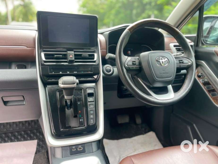 Toyota Innova Hycross 2.0 Vx Hybrid 7 Str, 2023, Cng & Hybrids